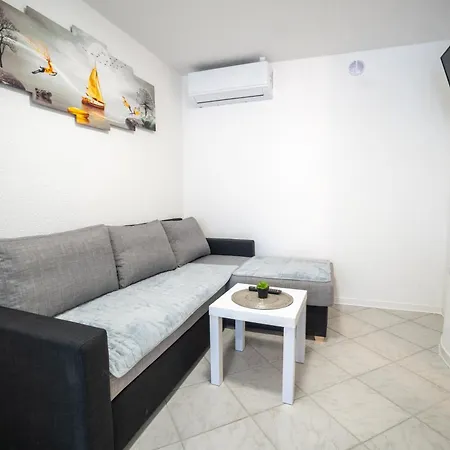 By The Sea - 23691 Вир