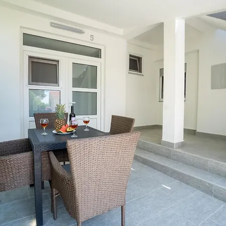 By The Sea - 23691 Вир