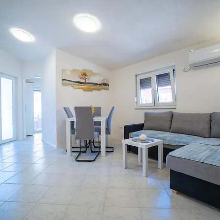 By The Sea - 23691 Apartman