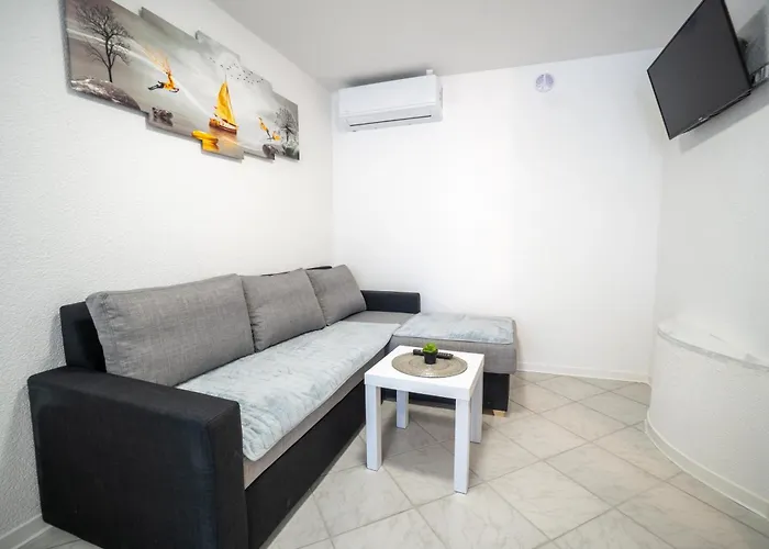 By The Sea - 23691 Вир