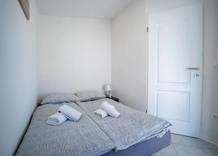 By The Sea - 23691 Вир